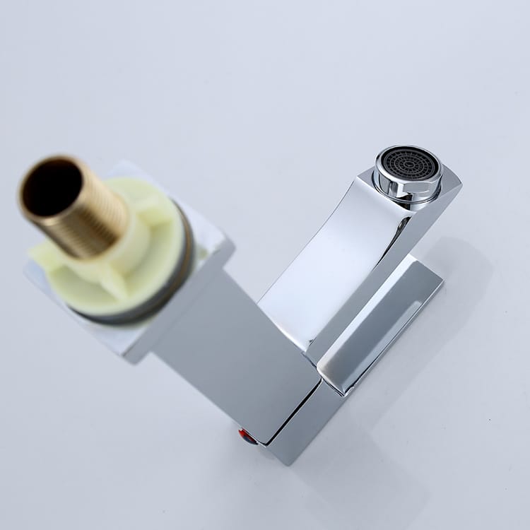 Chrome Chrome à manche unique Basin à eau froide Robinet Pont en céramique monté en céramique pour hôtels ou conception de salle de bain de luxe - Image 4